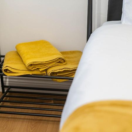 Two Bedroom Apartment-One Choice Stays- Jewellery Quarter 버밍엄 외부 사진