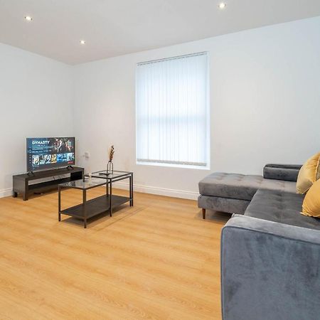 Two Bedroom Apartment-One Choice Stays- Jewellery Quarter 버밍엄 외부 사진