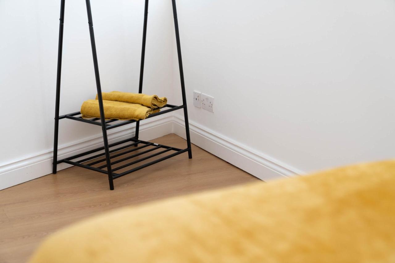 Two Bedroom Apartment-One Choice Stays- Jewellery Quarter 버밍엄 외부 사진
