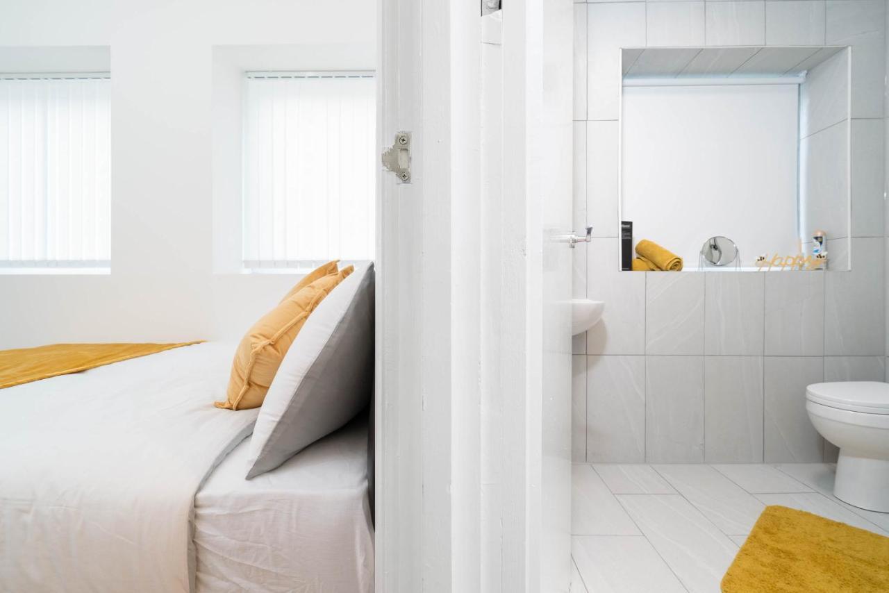 Two Bedroom Apartment-One Choice Stays- Jewellery Quarter 버밍엄 외부 사진