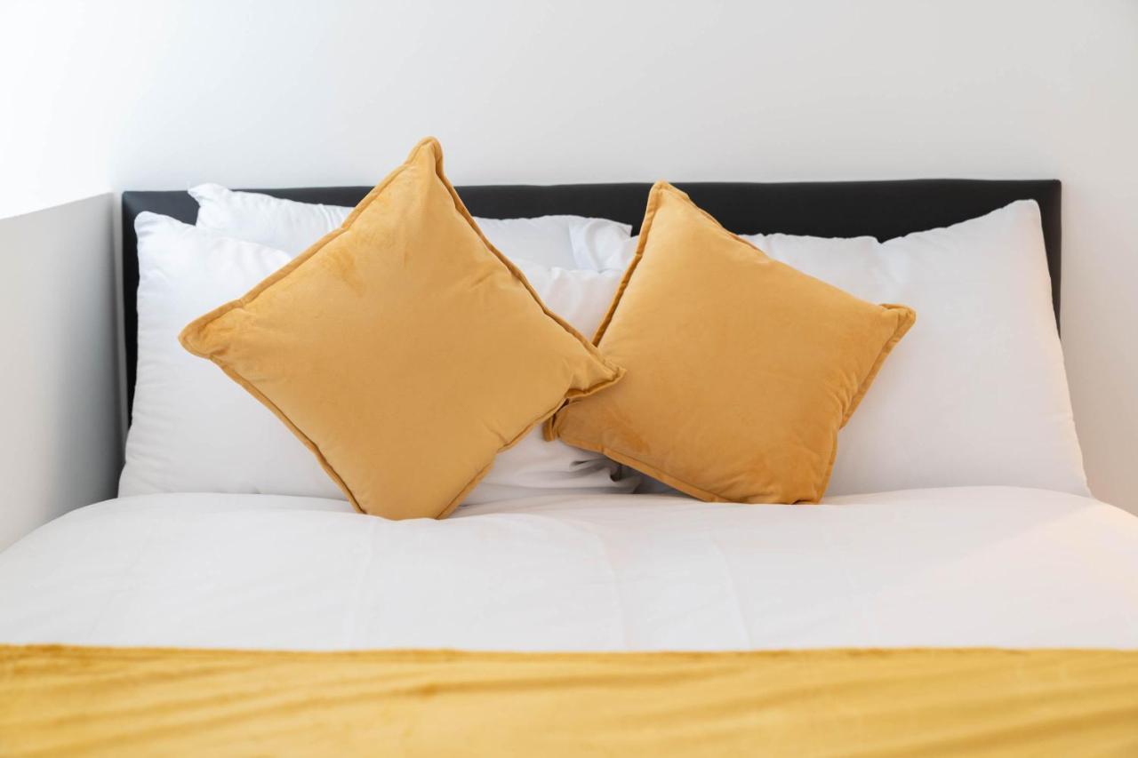 Two Bedroom Apartment-One Choice Stays- Jewellery Quarter 버밍엄 외부 사진