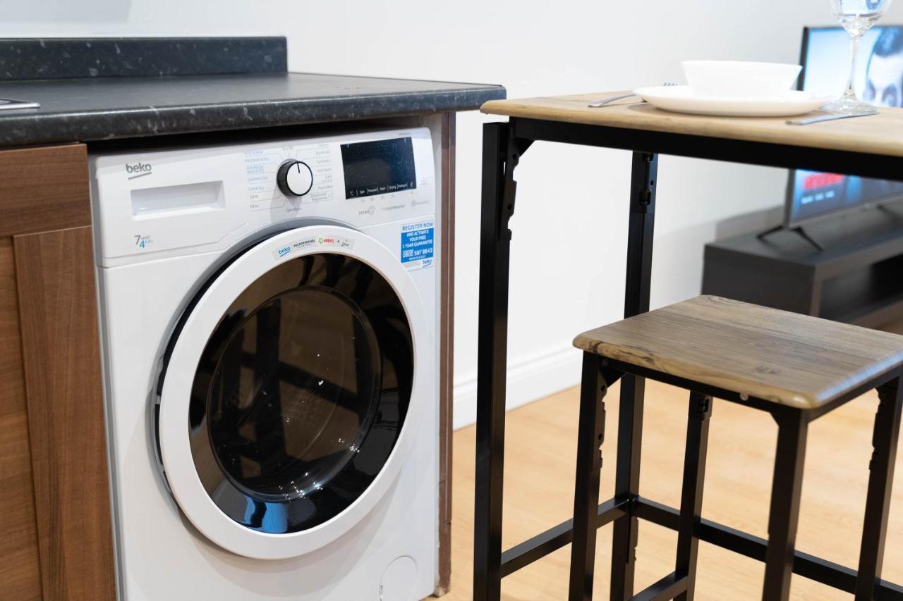 Two Bedroom Apartment-One Choice Stays- Jewellery Quarter 버밍엄 외부 사진