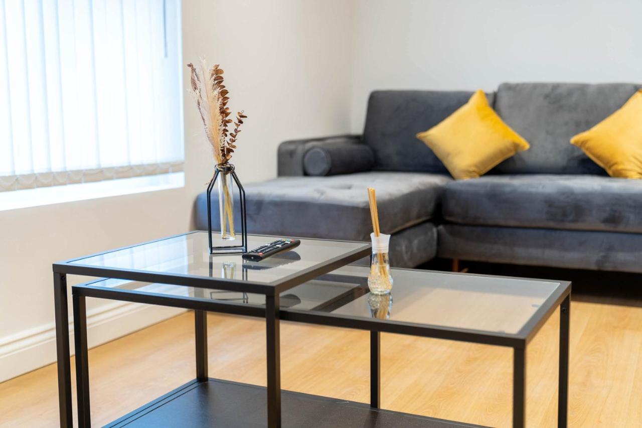 Two Bedroom Apartment-One Choice Stays- Jewellery Quarter 버밍엄 외부 사진
