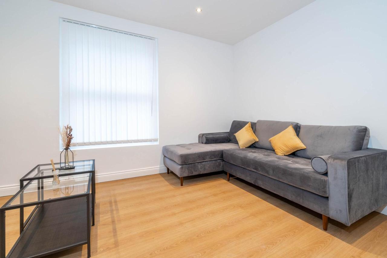 Two Bedroom Apartment-One Choice Stays- Jewellery Quarter 버밍엄 외부 사진